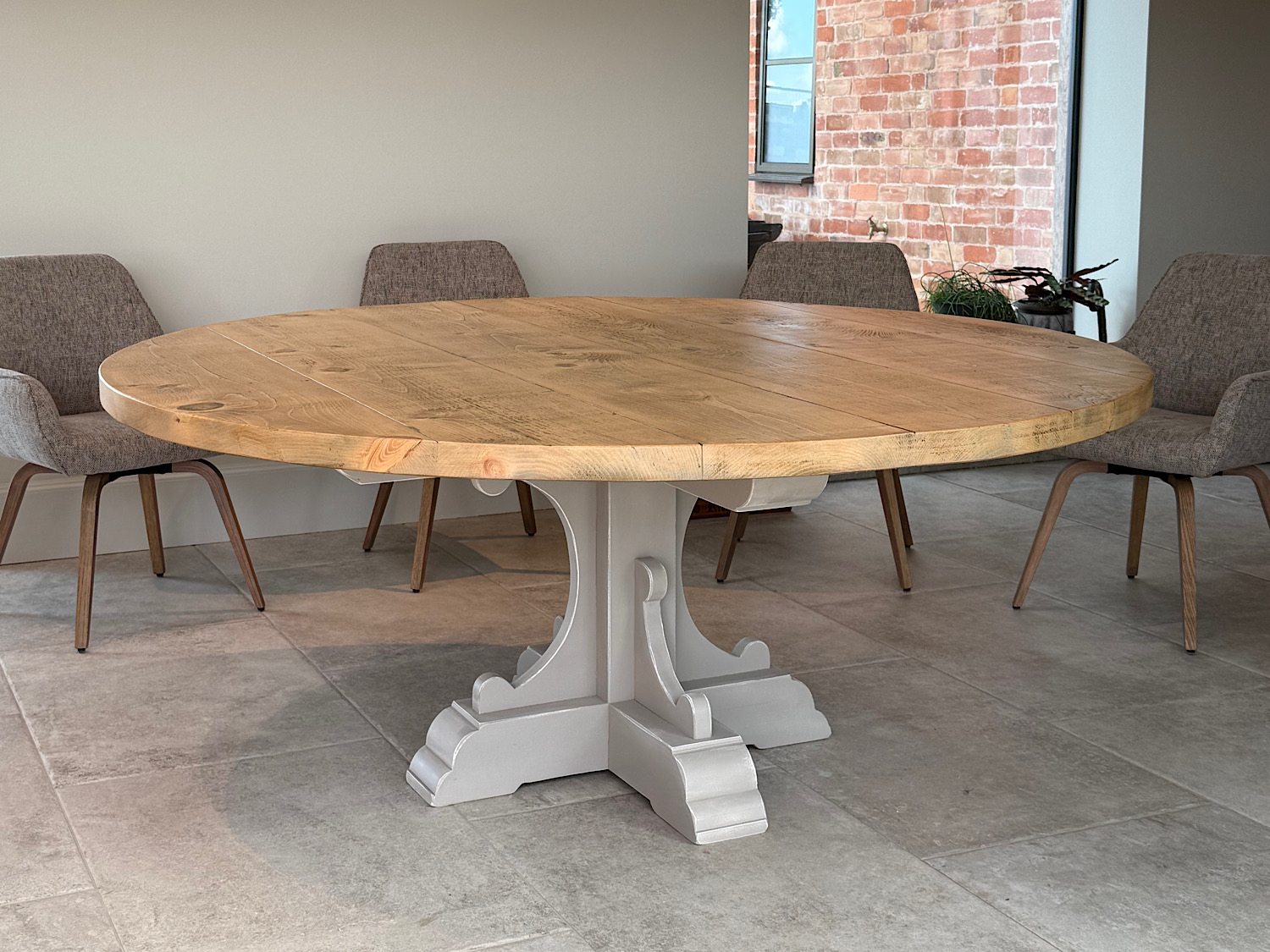Round Castle Dining Table